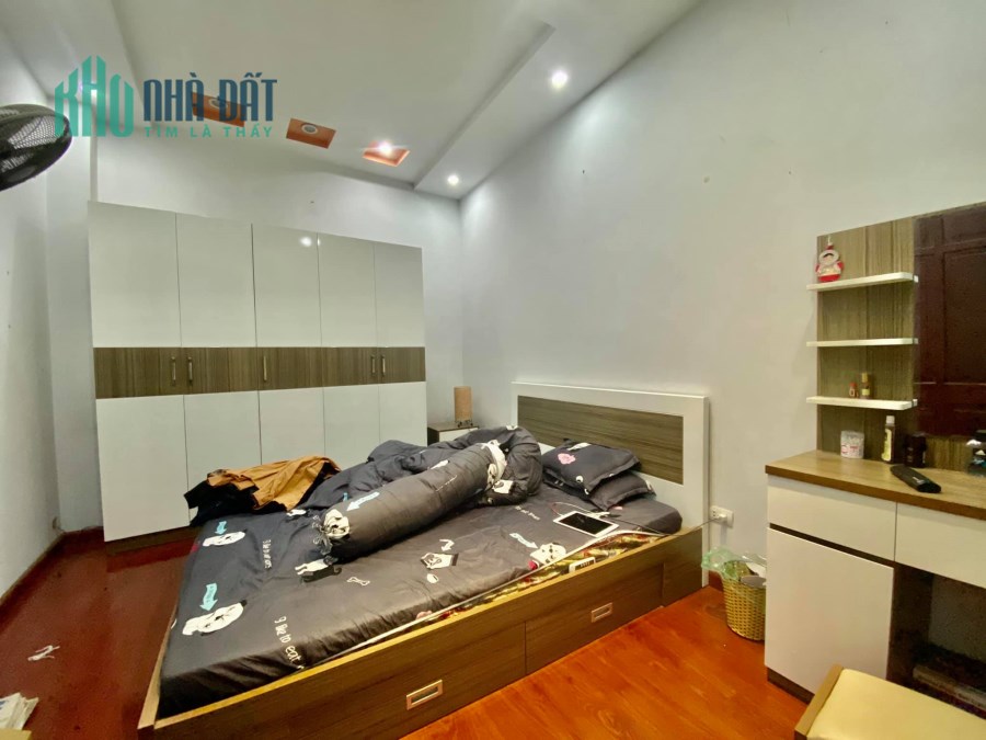 Muốn bán nhà ngõ ô tô tránh Xã Đàn-Kinh doanh, 40mx3TxMT10m, 10.5tỷ