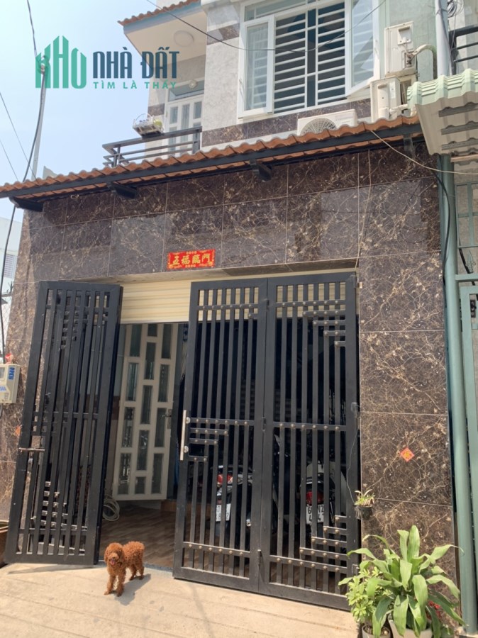 Bán gấp nhà hẻm xe hơi Cách Mạng Tháng Tám, Quang Vinh, Biên Hoà