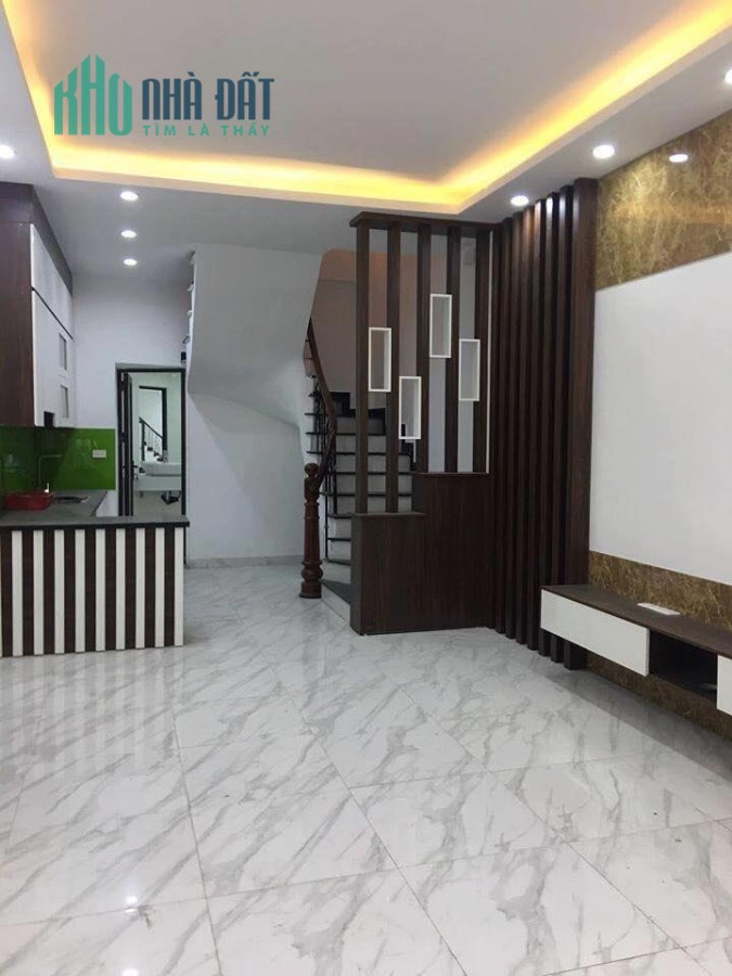 Kinh doanh Nguyễn Trãi 6 tỷ,mặt tiền 4.2m nhà mới,oto,vỉa hè.