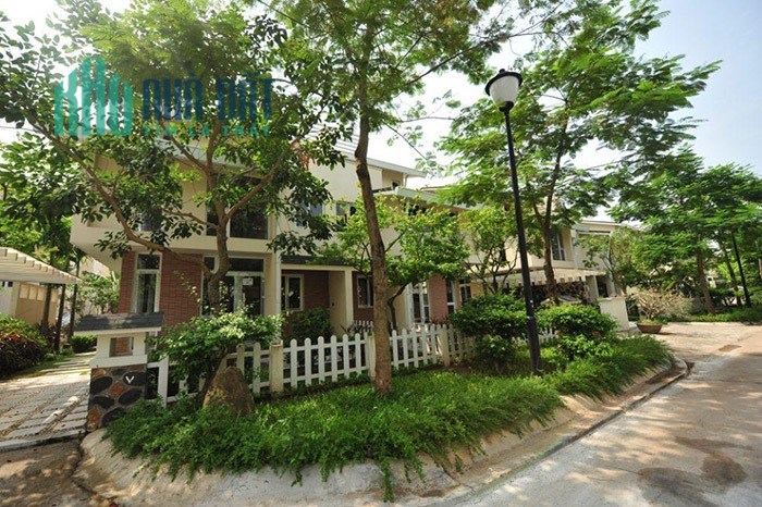 Cần bán nhanh biệt thự Vườn Tùng Ecopark lô góc, 2 mặt tiền vị trí đẹp