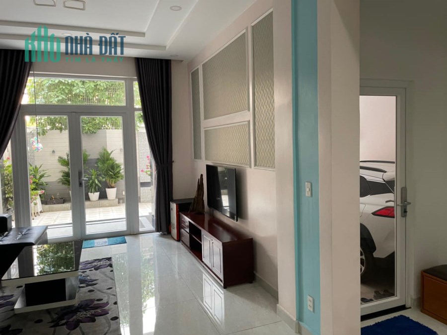 Biệt thự đẹp đường Trịnh Đình Trọng,Tân Phú 8x21m,3 tầng ,giá 22 tỷ