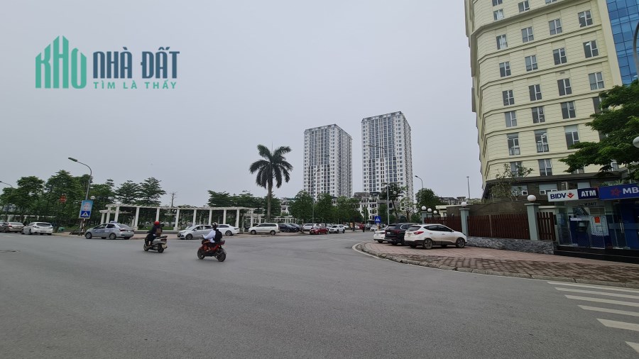 Bán nhà mặt phố Hoàng Minh Đạo,Nguyễn Sơn,79m,mt 5.5m,giá 21 tỷ.Lh:0989126619.