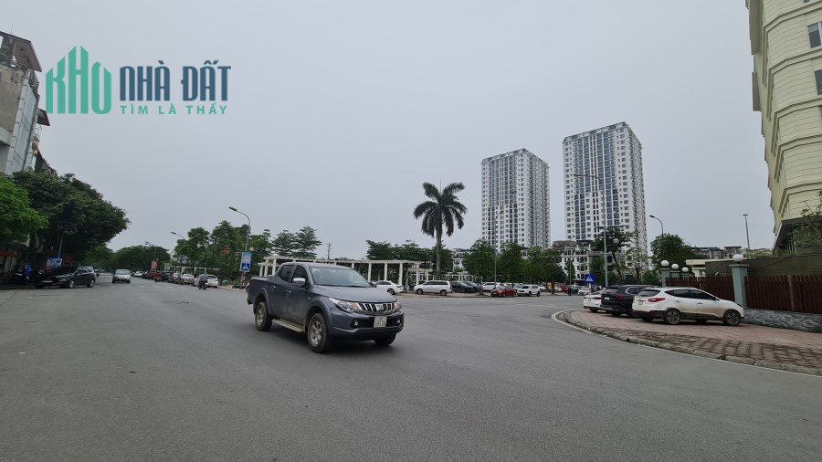 Bán nhà ngõ 87 Hoàng Như Tiếp,đường ô tô tránh,thông,kinh doanh,81m,mt 5.2m,giá 12 tỷ.