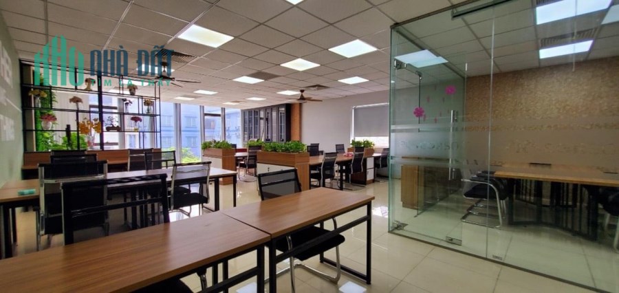 Cầu Giấy - cho thuê văn phòng 160m2 giá rẻ nhất khu vực Duy Tân