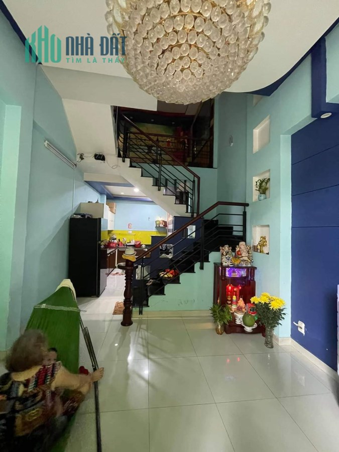 Xuất cảnh bán gấp nhà đẹp, 5 tầng 40m2 Nguyễn Sơn Tân Phú chỉ 4,5 tỷ, TL 936 964546