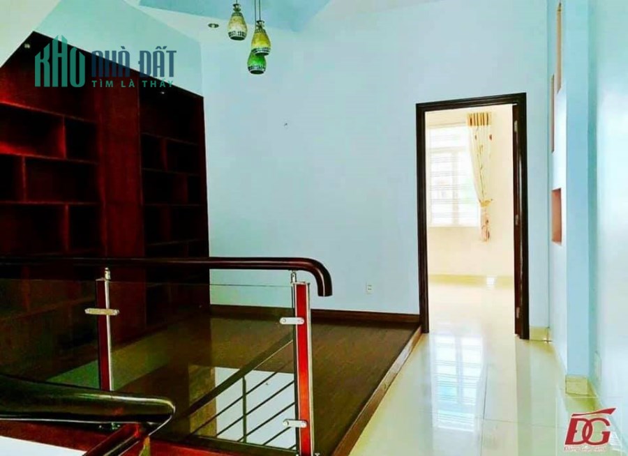 Cần tiền cho con đi nước ngoài bán gấp nhà đường Lê Văn Lương, Quận 7,85m2,LH:0387610701.