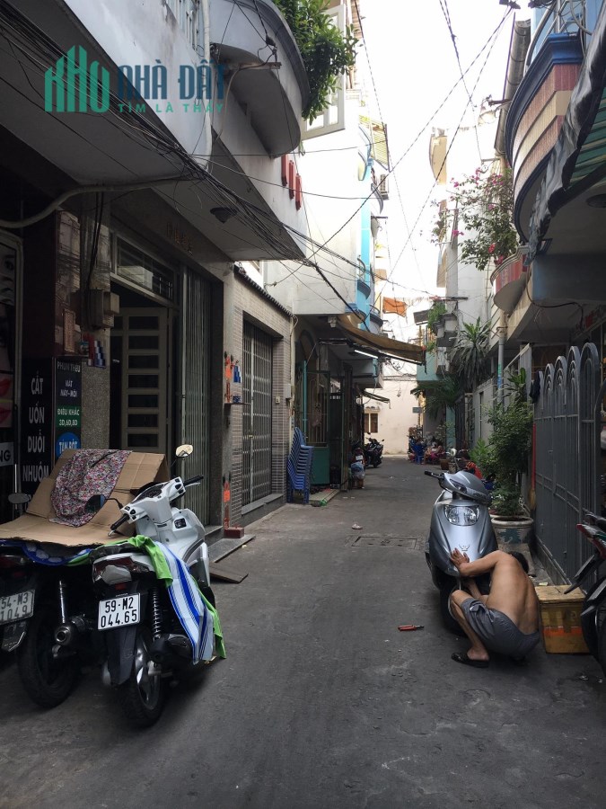 Cho thuê nhà 4x9m 3 tầng,giá 7 triệu hẻm Lũy Bán Bích,Tân Phú