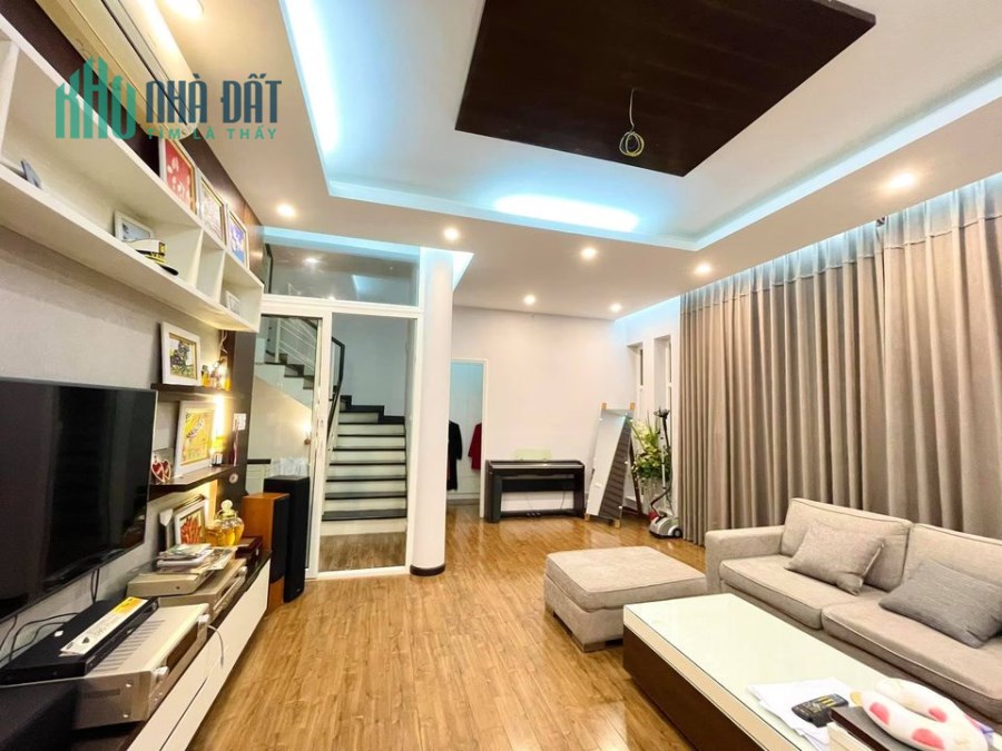 Bán nhà phố Nguyễn Sơn,đường ô tô tránh,thông,kinh doanh,83m,mt 5.3m,4 tầng,giá 11 tỷ.