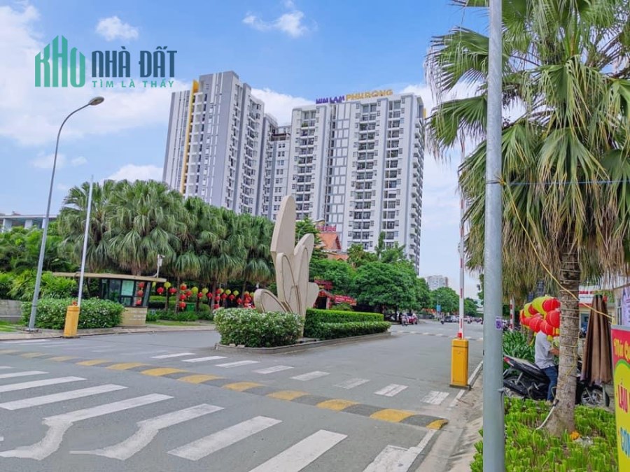 Tôi chính chủ cần bán căn hộ Him lam Phú Đông. Giá 2.4 tỷ. LH Đoàn Trâm 0902.693.715