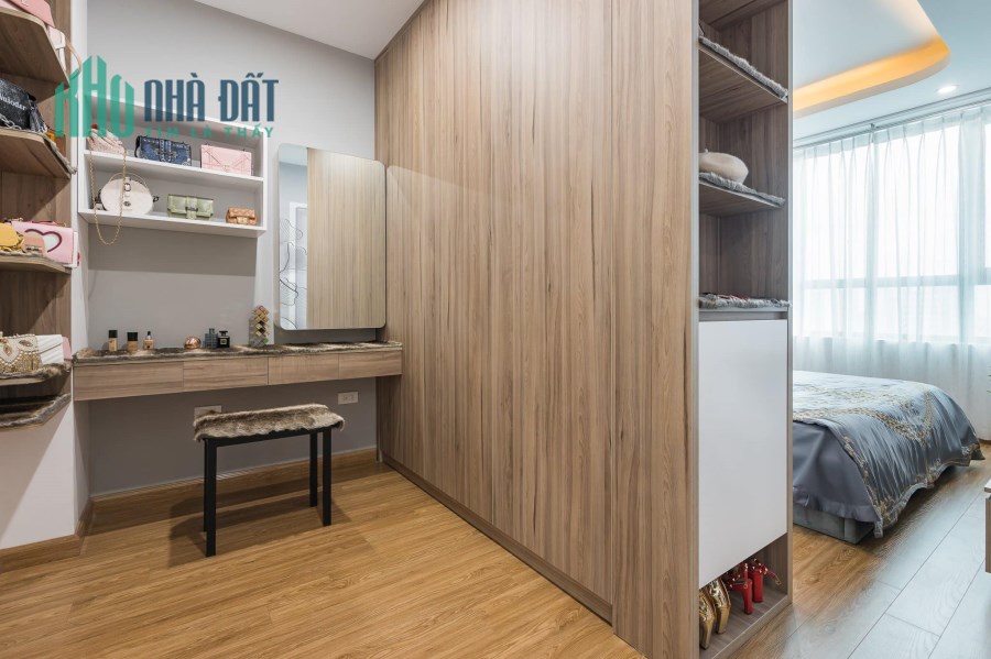 Bán gấp Mặt ngõ Cầu Giấy giá 5,2 tỷ, 85m2, SĐCC, giao ngay