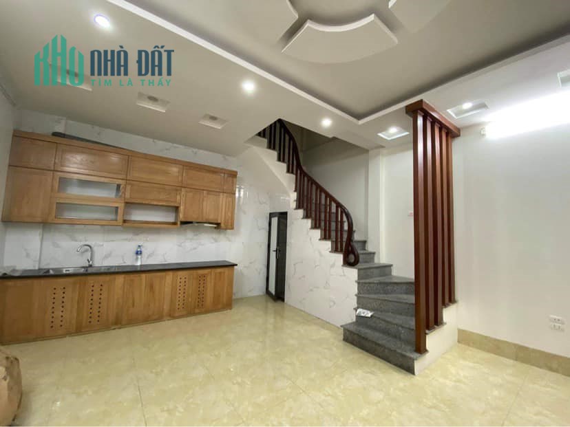 Phố Mai Dịch - Bán gấp nhà măt phố -phân lô - mặt tiền rộng