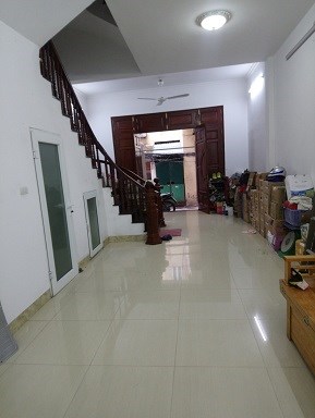 Chính chủ cho thuê kho tầng 1 tại Vĩnh Tuy, Hai Bà Trưng, 5tr/t; 0979796631