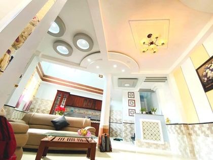 bán nhà quận 10 đường cách mạng tháng tám