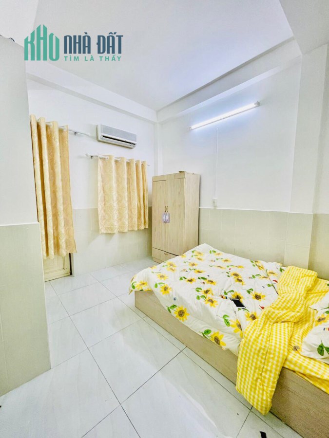 Phòng trọ Quận 1, Full nội thất, 25 m2 có ban công