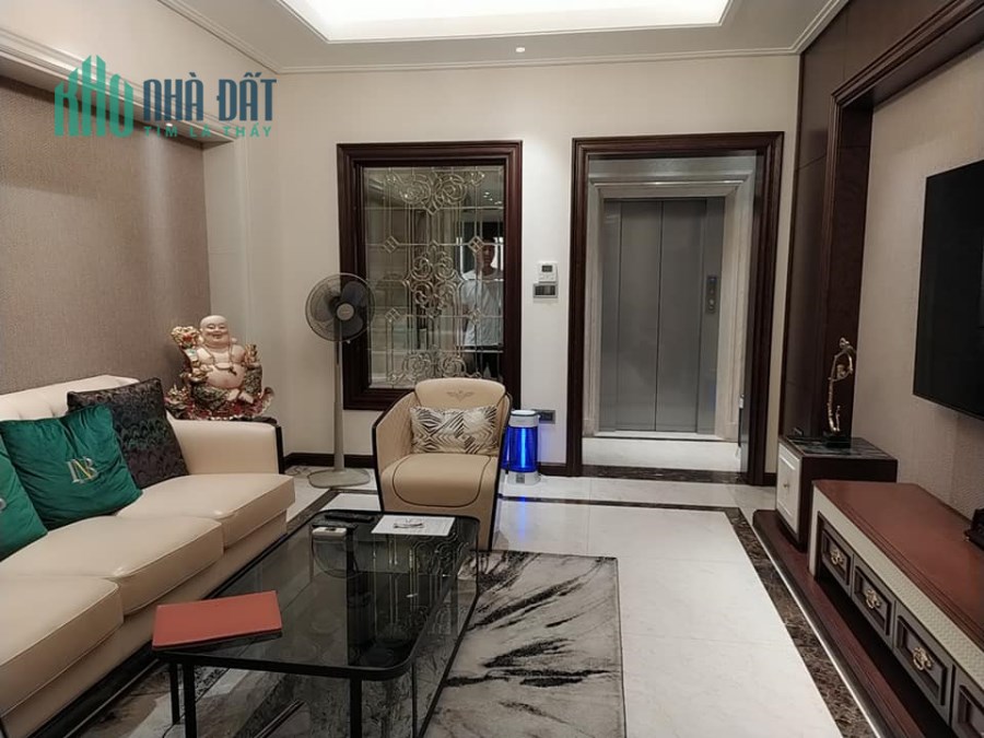 Bán nhà phố Lý Nam Đế, 45 m2, 7 tầng, thang máy, nội thất cao cấp