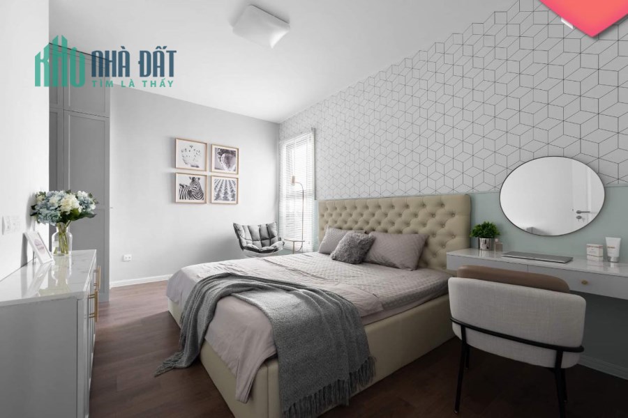 Cần bán nhà Phố Hoàng Mai giá 2,4 tỷ, 26mx5 tầng đẹp, NT đầy đủ