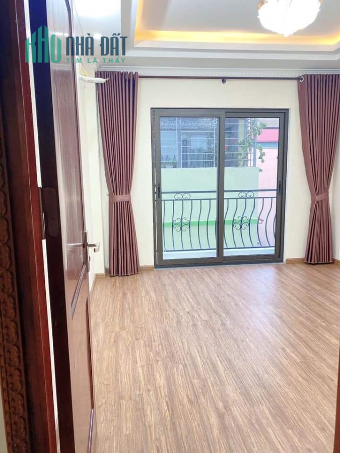 Nhà Nguyễn Văn Cừ, Long Biên, Bồ Đề, 52m, gara, thang máy.