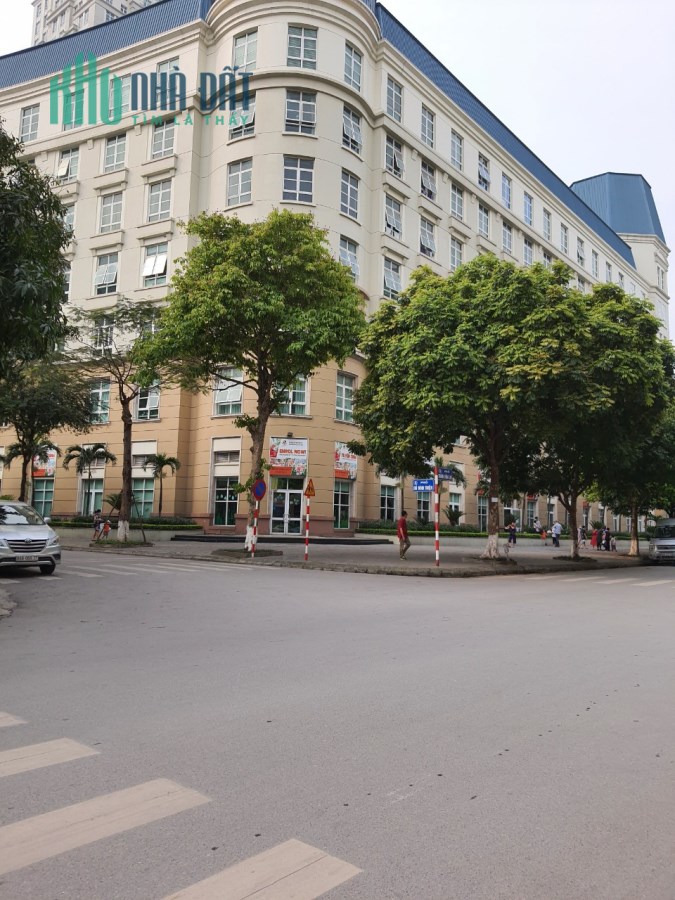 Bán căn hộ Sudico Mỹ Đình Sông Đà, CT1, nhà rất đẹp,133m2, full nội thất. Ms Vân 0975118822.