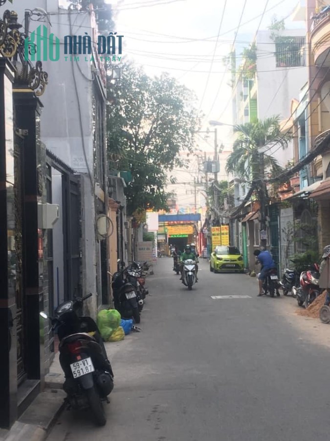 Mặt tiền hẻm vương vức Huỳnh Tấn Phát, quận 7, gần coopmart, DTSD 78m2, LH ngay 0387610701.