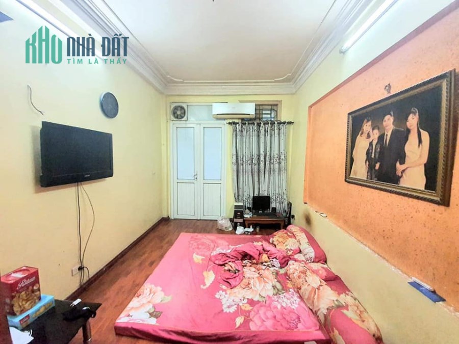 Bán Mặt ngõ Định Công Hạ giá 1,9 tỷ, 33mx2 tầng đẹp, ở luôn được