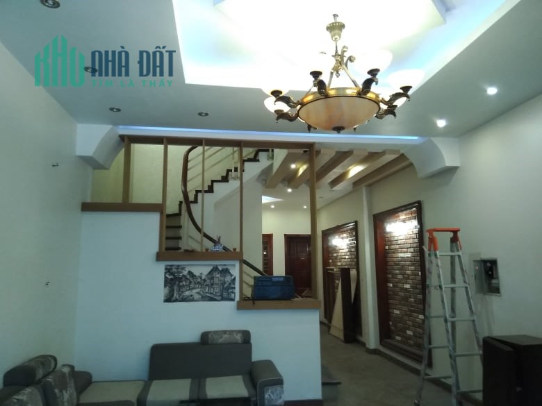 Long Biên, Phân Lô Công An Thanh Am. Bán nhà mặt Phố tuyệt đẹp, kinh doanh vỉa hè 6,5 tỷ.