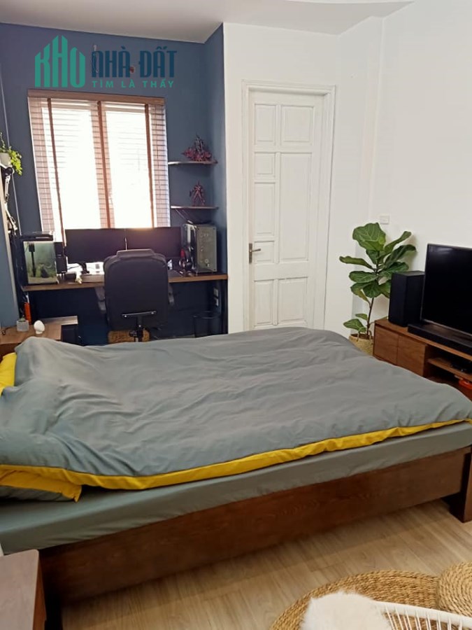 Cần bán gấp Mặt ngõ Mai Dịch giá 4,4 tỷ, 42mx6T, ngõ gần