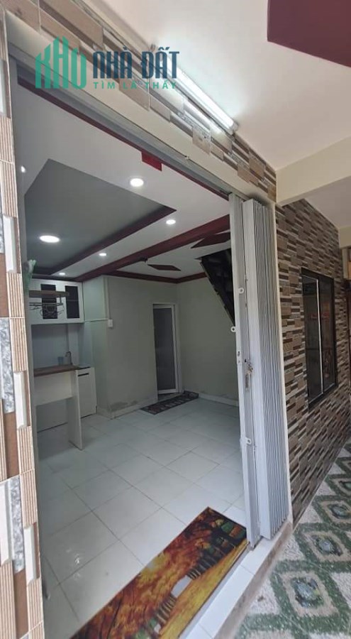 Bán nhà đường Ba Tháng Hai, 10M ra mặt tiền, giá 3 tỷ.