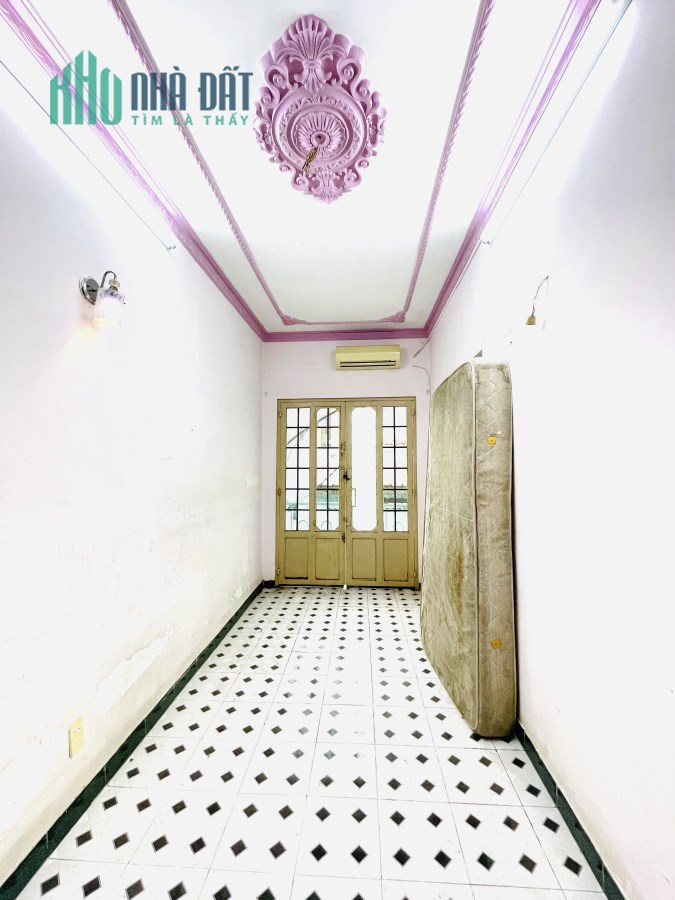 Giá chỉ 1.85 tỷ sở hữu NHÀ 2 TẦNG Trần Quang Khải, Quận 1. LH: Nga 0988529259