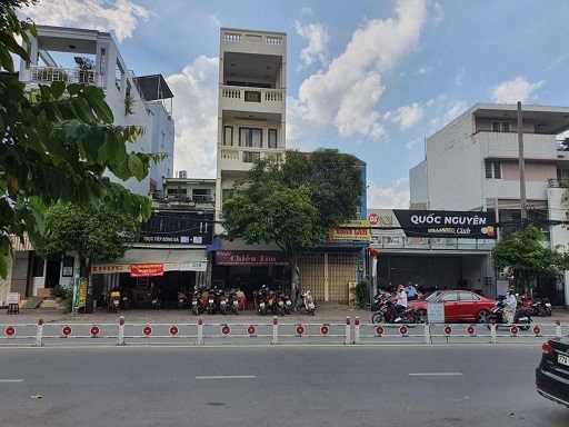 Cho thuê cả nhà mặt đường Nguyễn Thái Sơn, Gò Vấp, đường 2 chiều, vỉa hè rộng, 30tr, 0983293731