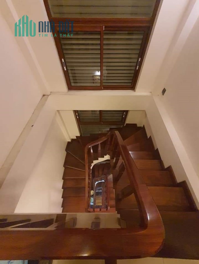 Cát Linh 60m x 5 tầng, cách ô tô 25m, giá 7.6 LH 0981588619.