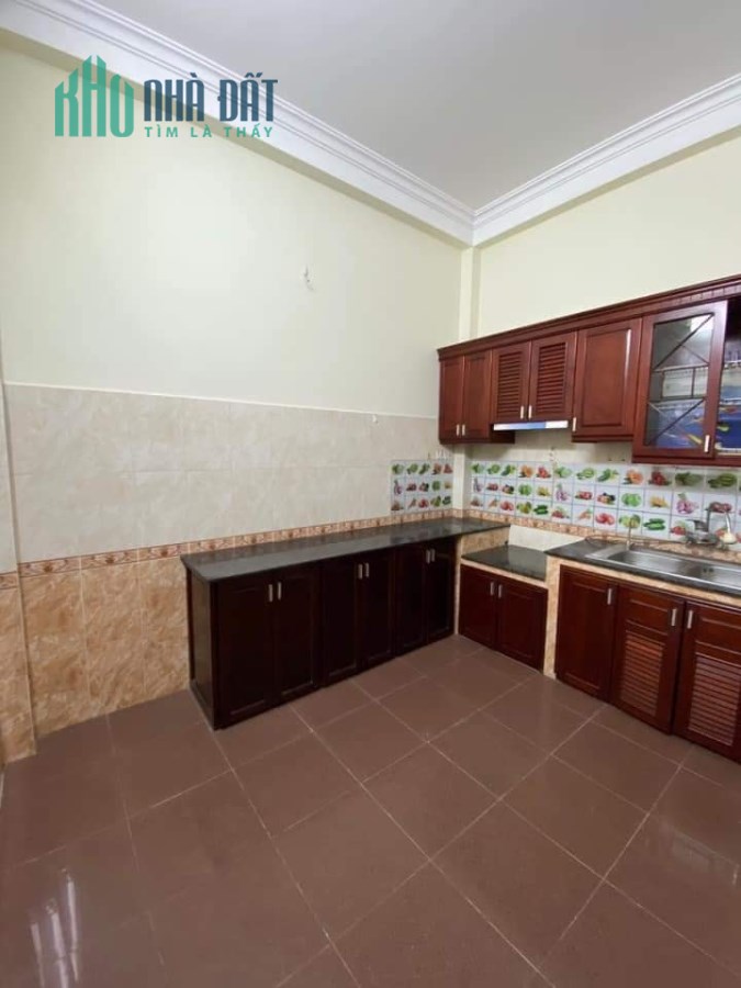 Bán gấp nhà ngõ 32 An Dương giá 700 triệu, 20mx2 tầng, đẹp ở luôn