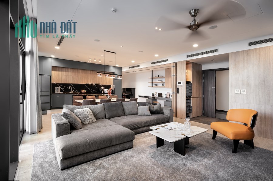 Hiếm bán - Mặt phố Vệ Hồ giá 170  tỷ, 560mx5T, MT 30m, sân rộng.