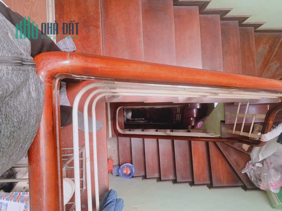 Bán gấp nhà mặt phố Định Công Thượng,DT 42m x 4 tầng,kinh doanh tốt