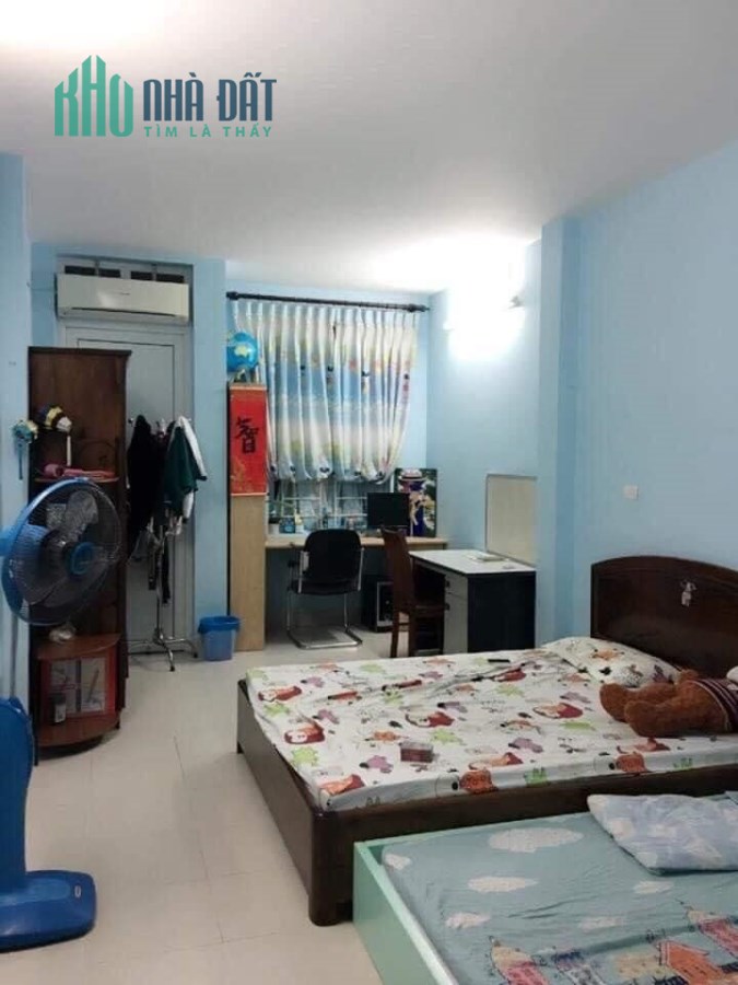 Bán gấp nhà Đầu ngõ Lò Đúc giá 1.75 tỷ, 20mx4 tầng, Oto cách 10m