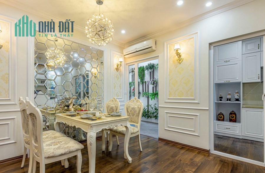 Cực Đẹp - Tòa nhà Mặt phố Phạm Hồng Thái giá 93 tỷ, 210mx11 tầng.