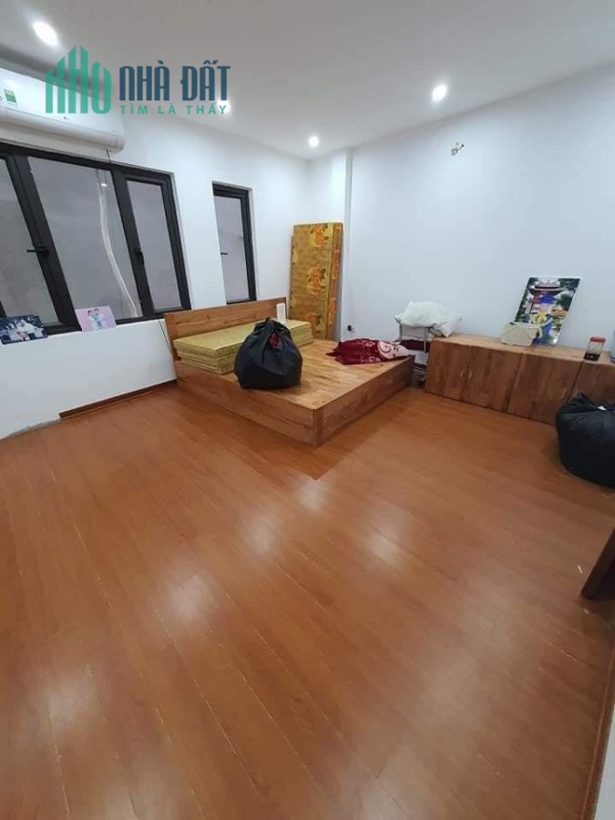 Bán nhà 40m2 5 tầng ô tô đỗ cửa đường Cổ Nhuế