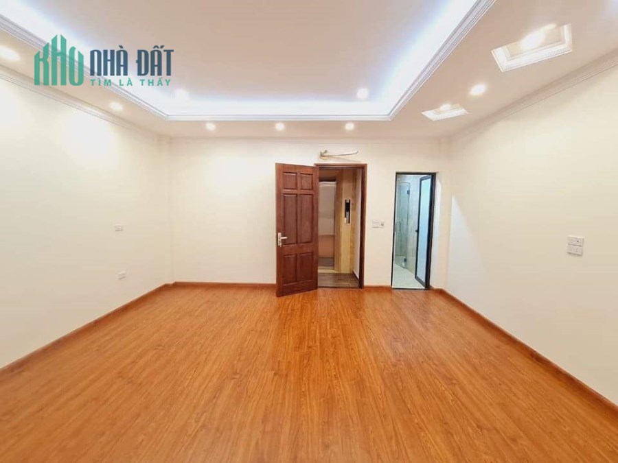 Nhỉnh 2 tỷ có nhà Hai Bà Trưng - Trại Cá kinh doanh nhỏ 5 tầng MT 6.4  Giá 2.1 tỷ