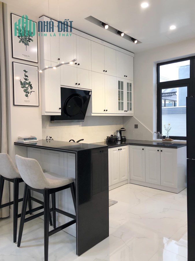 Bán Mảnh đất Mặt ngõ Ngọc Thụy giá 21.6 tỷ, 160m2, Oto tránh nhau