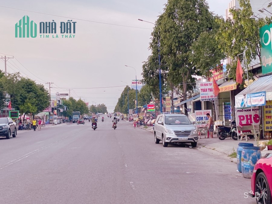 Bán đất thổ cư 2 mặt tiền đường trung tâm hành chính bến cát
