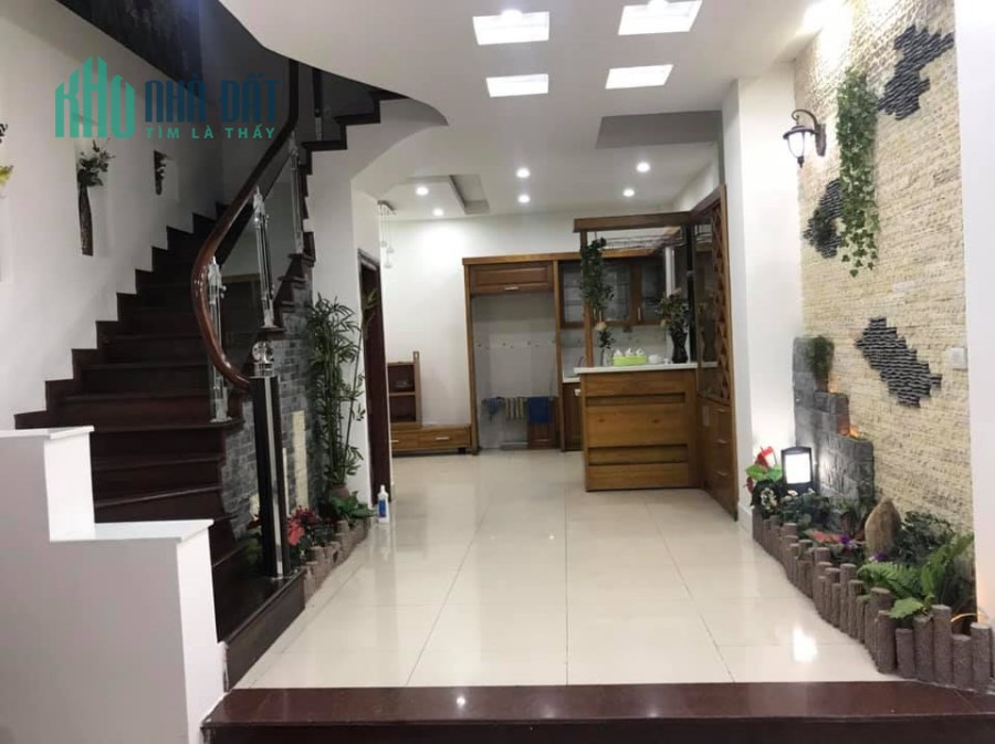 Chính chủ bán gấp , 31m2 , 5T, nhỉnh 2 tỷ, Mễ Trì