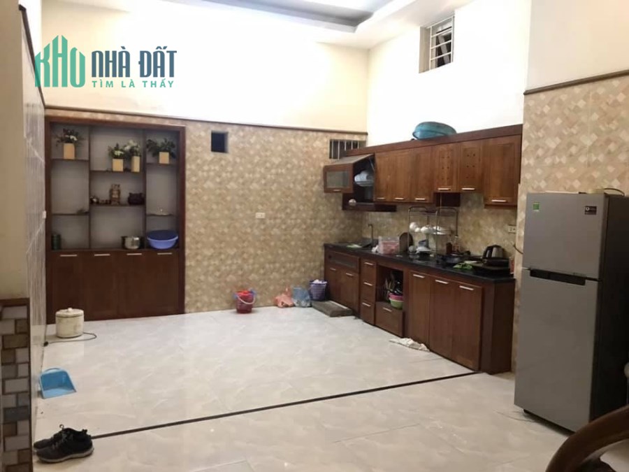 Cần bán nhà Mặt phố Xã Đàn gá 16.2 tỷ, 35mx3 tầng, căn góc. KD lớn