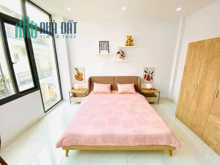 Chính chủ bán nhà 1 / đường Huỳnh Tấn Phát, quận 7 , phường Tân Phú, DTSD 82,8m2, lh  0989149953.