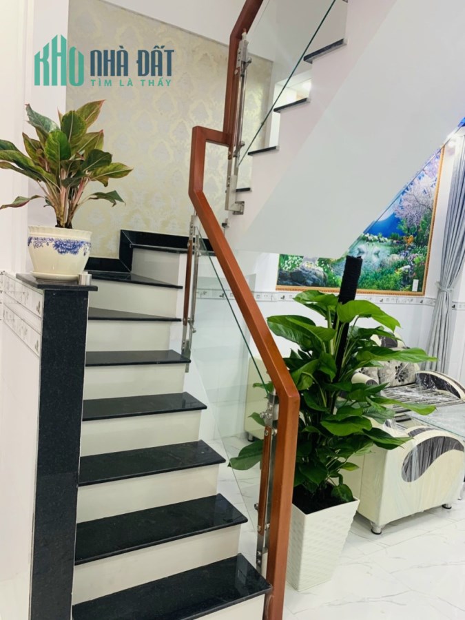 Cần bán gấp nhà chính chủ 1 trệt 1 lầu DT 4x12m vuông vức hẻm ô tô 1 trục giá 4.8 tỷ thương lượng