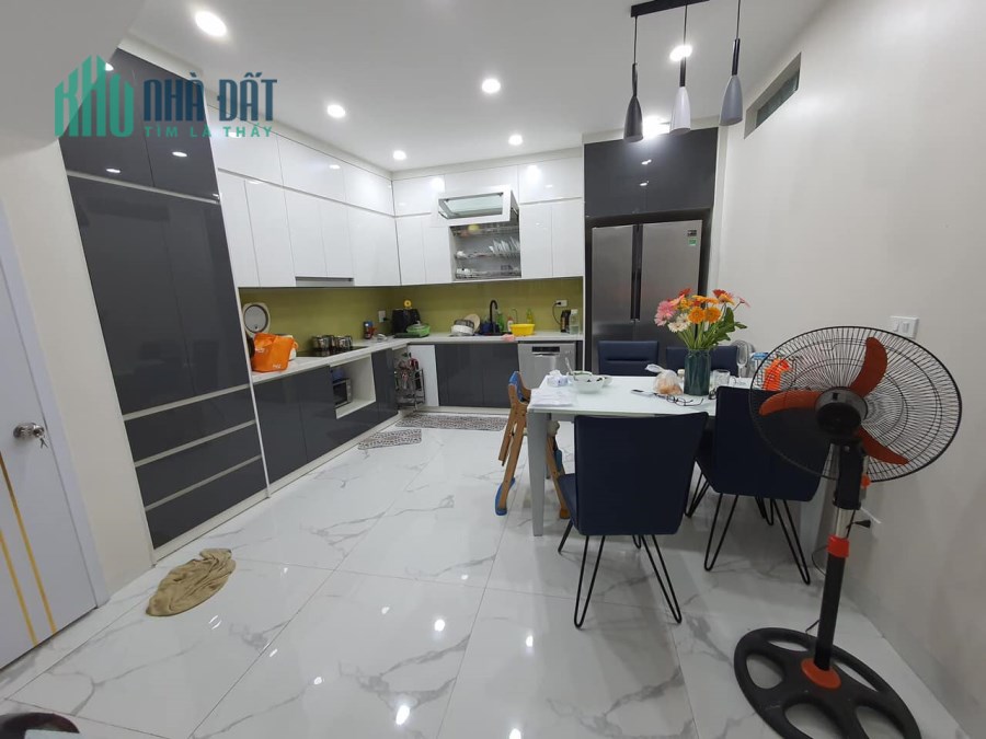 Bán gấp nhà phố Bà Triệu-Hoàn Kiếm - 53m - 6 Tầng - có nhà để xe máy riêng
