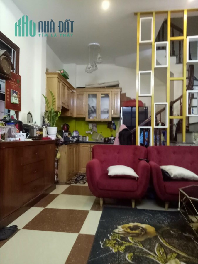 Bán nhà ngõ 18 Định Công Thượng-Hoàng Mai 45m4t, chủ để lại nội thất.