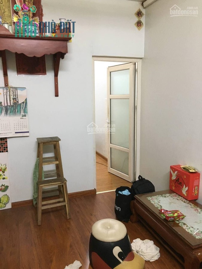 Bán căn hộ tập thể ở đường Hào Nam giá 900tr