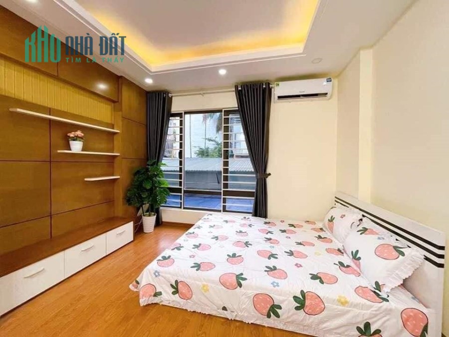 Kinh Doanh Sầm Uất Trung Tâm Cầu Giấy , Ô Tô, 60m2x5T, MT 6.8m, Chỉ 125tr/m2