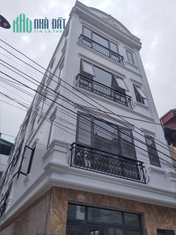Nhỉnh 5 tỷ nhà 5 tầng Lạc Long Quân, Tây Hồ, Lô góc, KD, ô tô tránh.