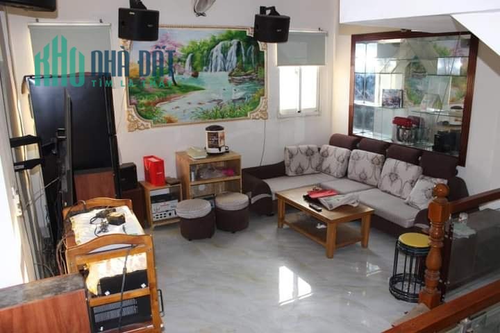 Dịch cần ra nhanh đường số 7, quận 7 , 280m2 sàn , chưa tới 7 tỷ , đường nhựa 5m, lh 0989149953.