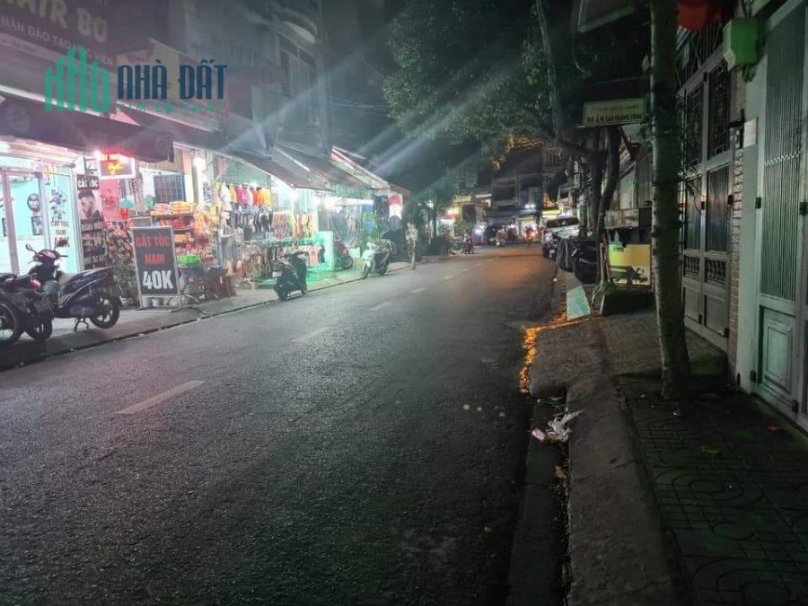 Bán nhà Tân Bình Bùi Thế Mỹ 4 tầng BTCT, 35m2 chỉ 5 tỷ 7, LH: 0933233236.